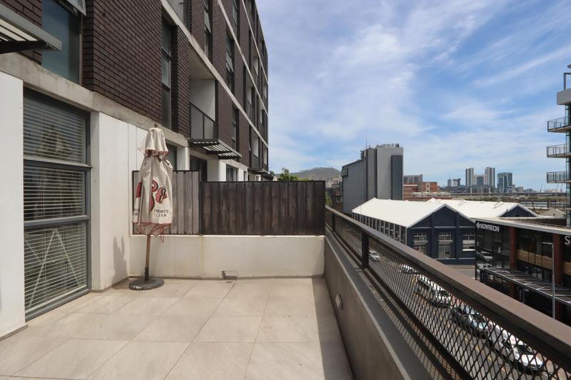 To Let 1 Bedroom Property for Rent in Woodstock Western Cape